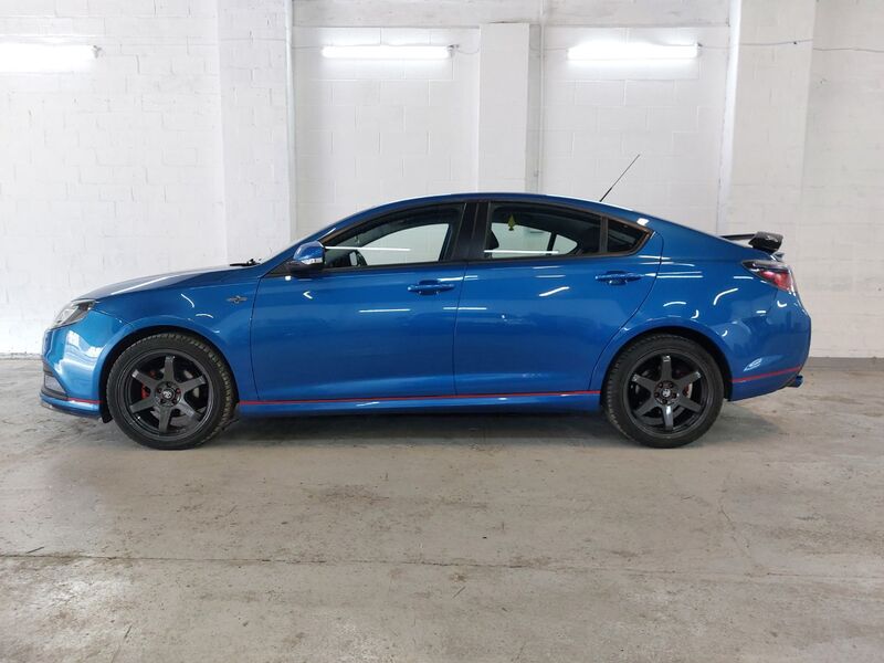View MG MG6 TSE GT