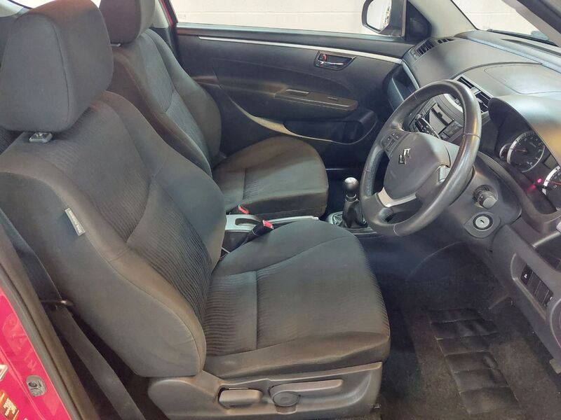 SUZUKI SWIFT