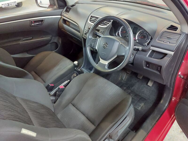 SUZUKI SWIFT