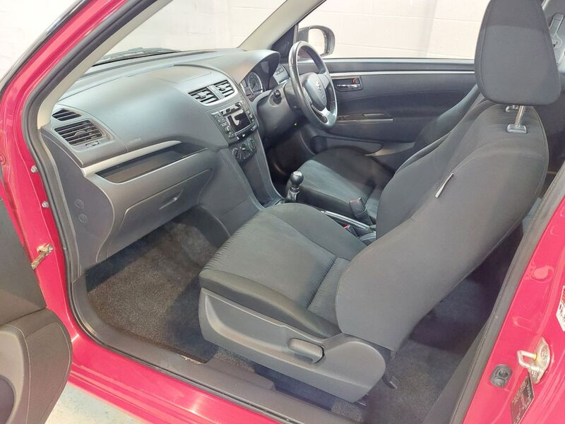 SUZUKI SWIFT