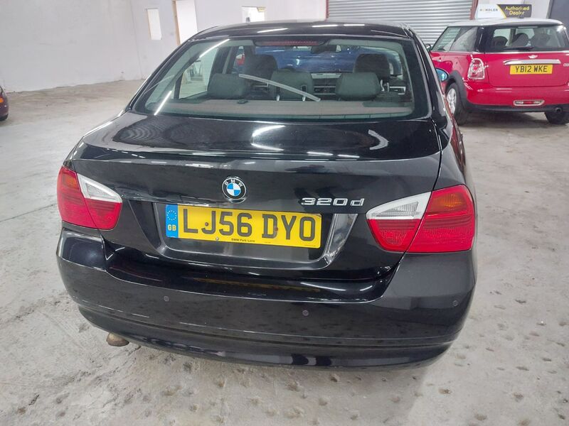 BMW 3 SERIES