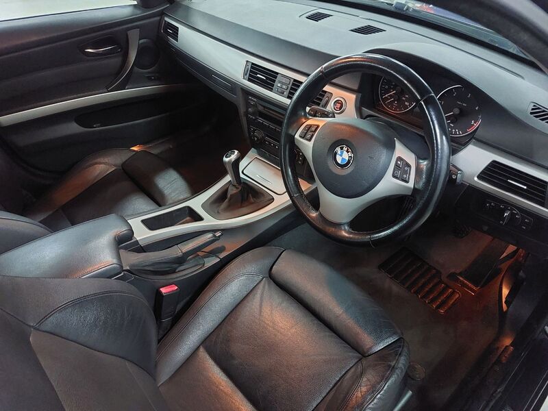 BMW 3 SERIES